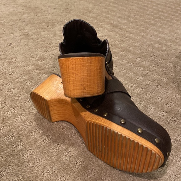 MIA brown clogs - Picture 3 of 3